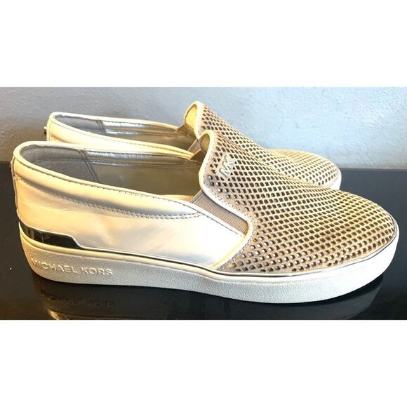 Michael KORS KYLE Grey SILVER LOGO Perforated Slip On Sneaker Shoes Size 7.5M - Picture 6 of 12